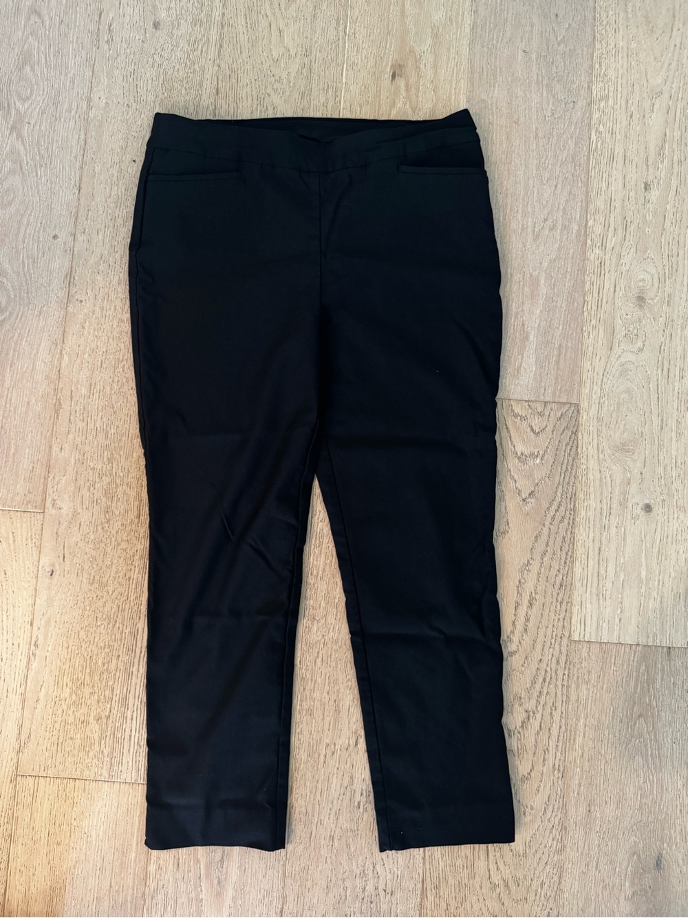Chico's Black Cropped Ponte Ankle Pants